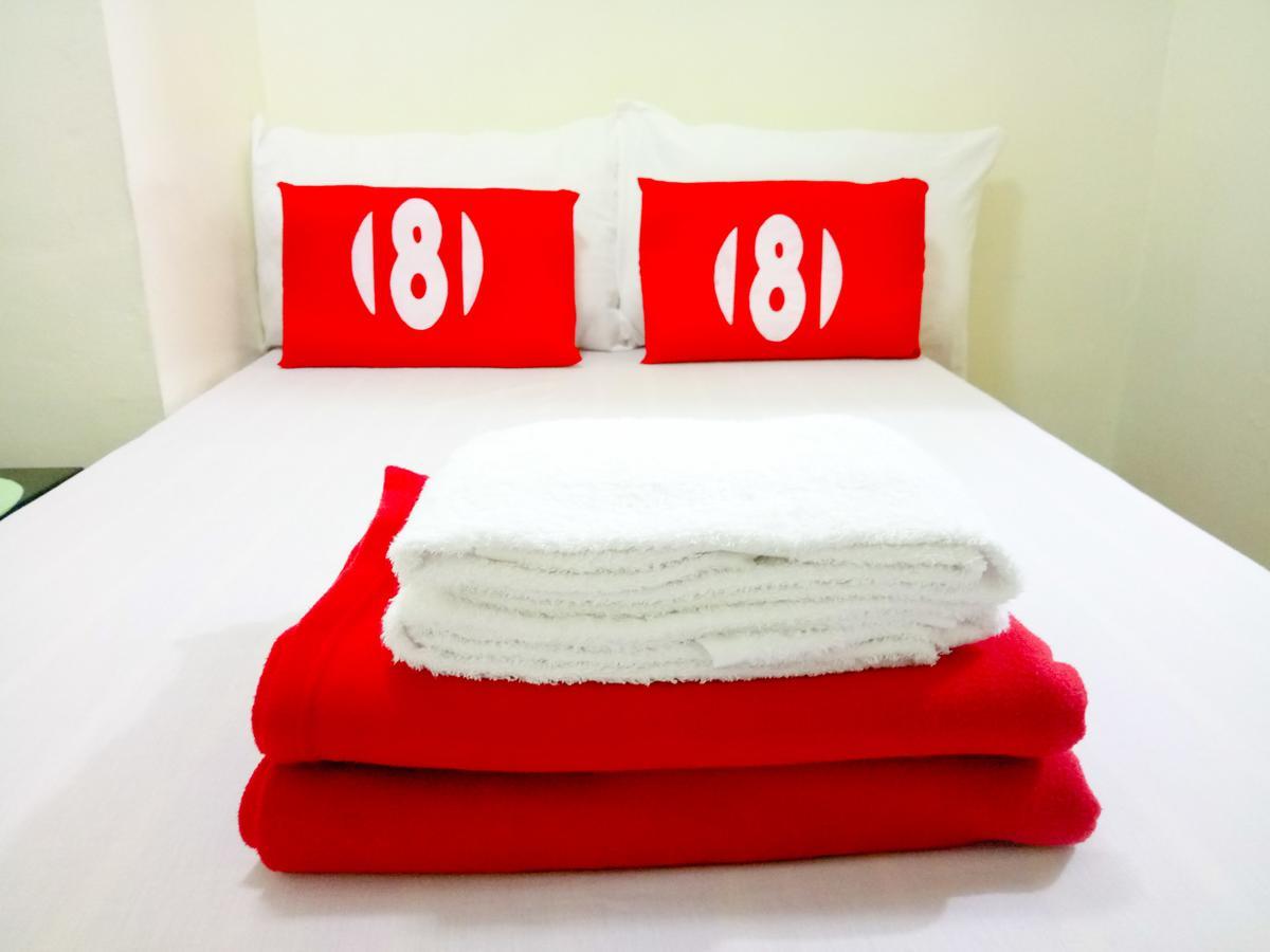 8Hostel Manilla Buitenkant foto