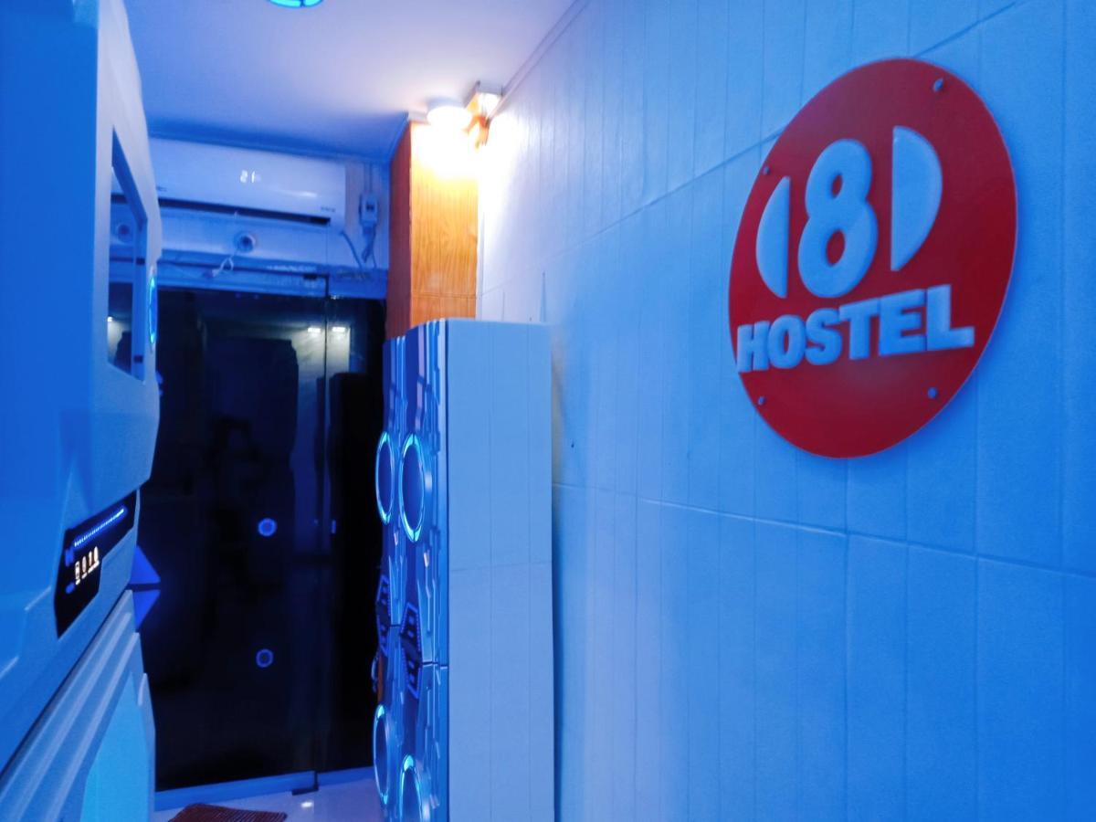 8Hostel Manilla Buitenkant foto